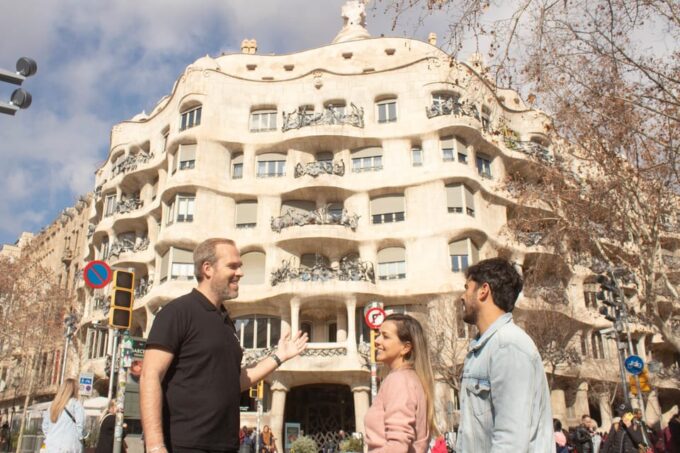 Barcelona'S Contrasts: the History Through Its Neighborhoods - Frequently Asked Questions