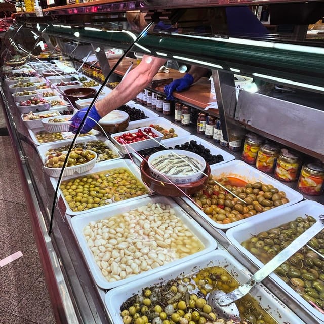 Barcelona´s Lunch or Dinner Tapas Tour: Food and Happiness - Cuisine and Beverages