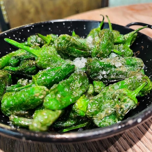 Barcelona´s Lunch or Dinner Tapas Tour: Food and Happiness - Frequently Asked Questions