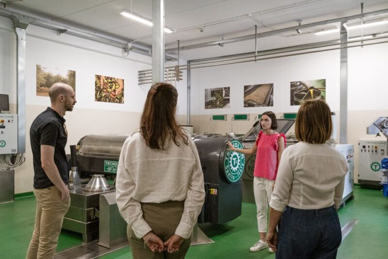 Bardolino: Lake Garda Oil Mill Tour With Olive Oil Tasting - Local Products and Pairings
