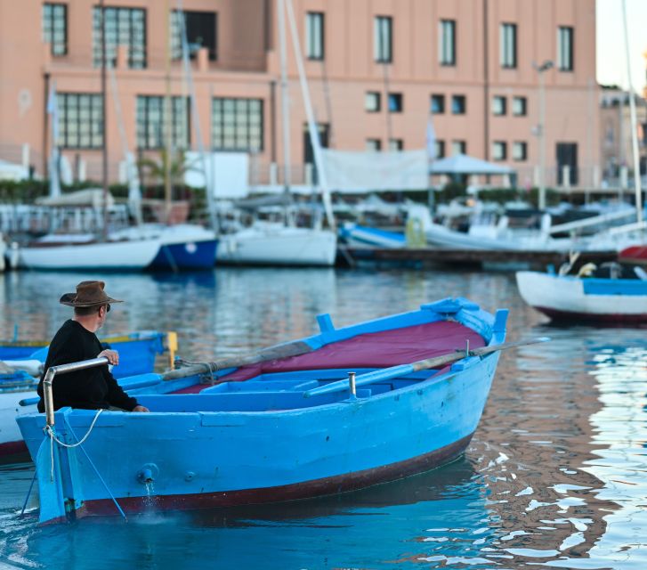 Bari: Boat Trip Over Gozzovigliando, Fishermen Boat - Key Points