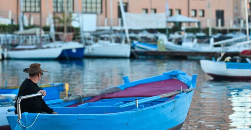 Bari: Boat Trip Over Gozzovigliando, Fishermen Boat - Boat and Safety Information