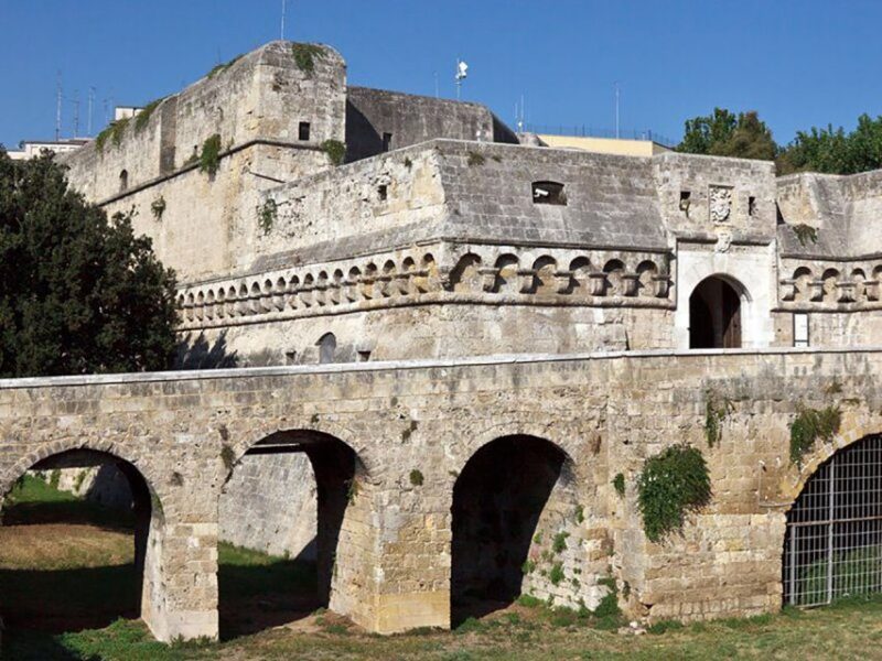 Bari: Norman-Swabian Castle Guided Tour - Architectural Details