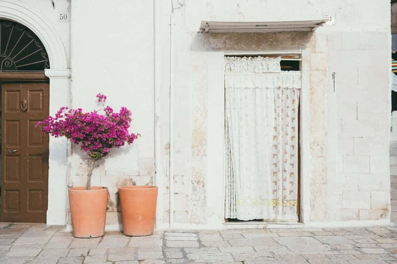 Bari: Private or Group 2-hour Walking Tour - Discovering Swabian Castle