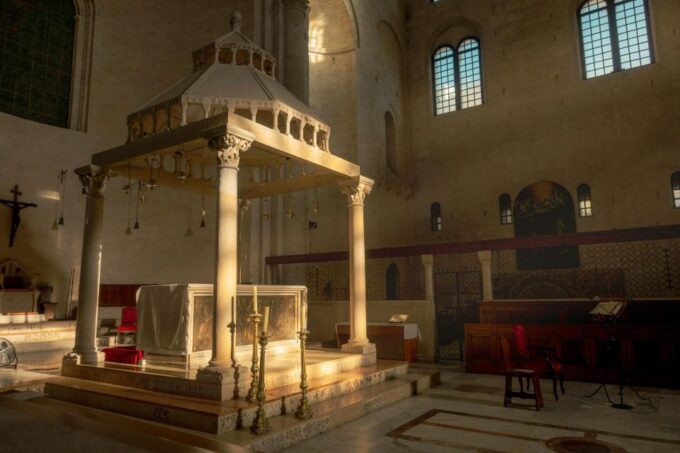 Bari: Private Tour of Matera and Bari - Exploring Bari