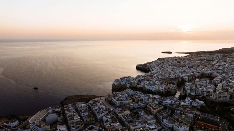 Bari: Private Tour to Alberobello, Monopoli, and Polignano - Explore Alberobellos Trulli Houses