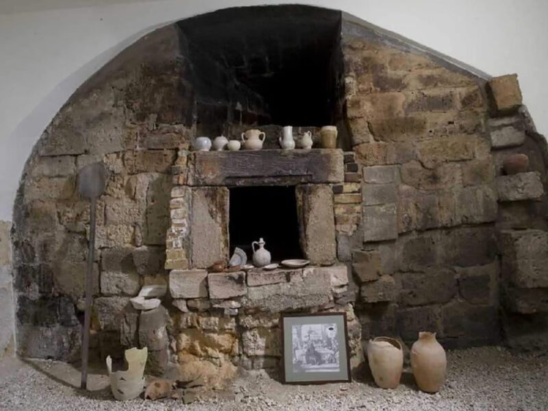 Bari: Simi Palace and Byzantine Church Tour With Ticket - Pricing and Booking