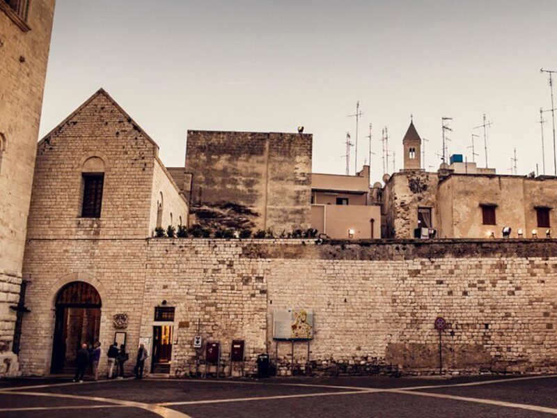 Bari: St. Nicholas Basilica and Crypt Guided Tour - Key Points