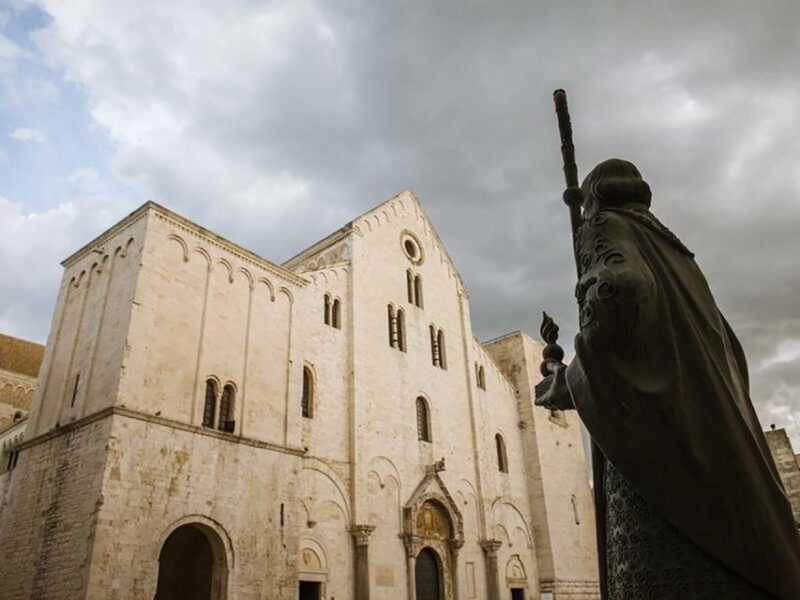 Bari: St. Nicholas Basilica and Crypt Guided Tour - Language and Accessibility