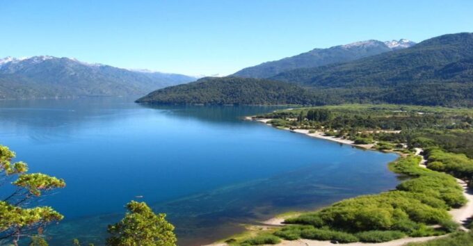 Bariloche: Full-Day El Bolsón and Puelo Lake Tour - Transportation Details