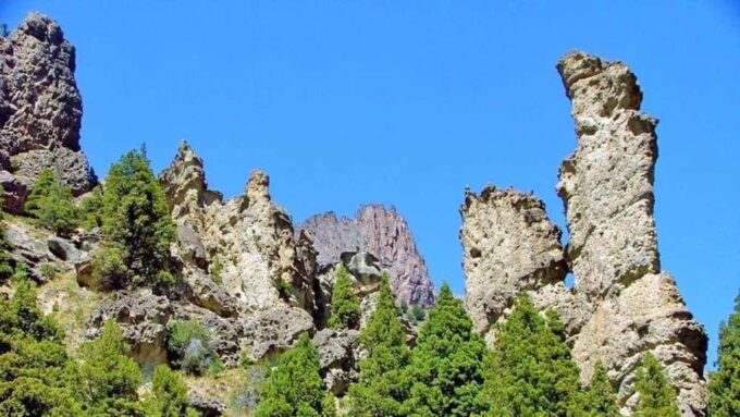 Bariloche: Private Enchanted Valley Tour With Lunch - Patagonian Lunch Experience