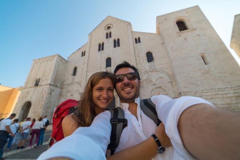 Baris Gems: Explore Piazza Mercantile & Ferrarese - Antico Palazzo Di Città