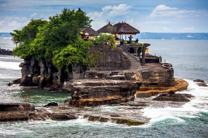 Barong and Keris Dance: Tanahlot Temple, Waterfall Tours - Pickup and Dropoff