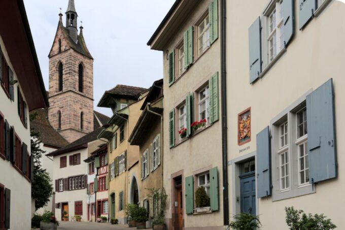 Basel: First Discovery Walk and Reading Walking Tour - Creating Memories