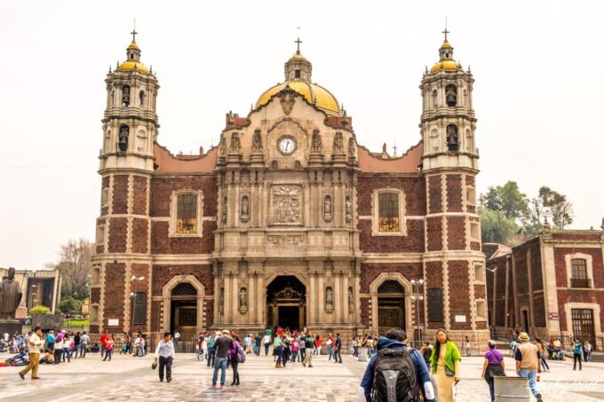 Basilica of Our Lady of Guadalupe: Private Tour + Transport - Key Sites of the Basilica