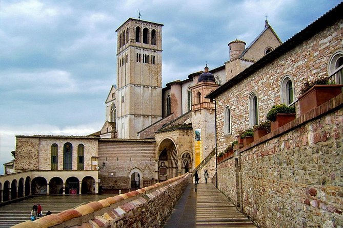 Basilica of Saint Francis Tour With Official Guide - Guide Feedback