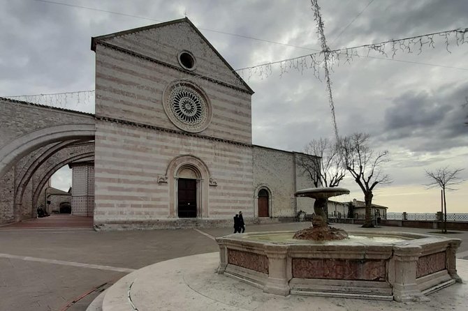 Basilica of St. Francis of Assisi. Tour With Official Guide - Personalized Attention in a Small Group