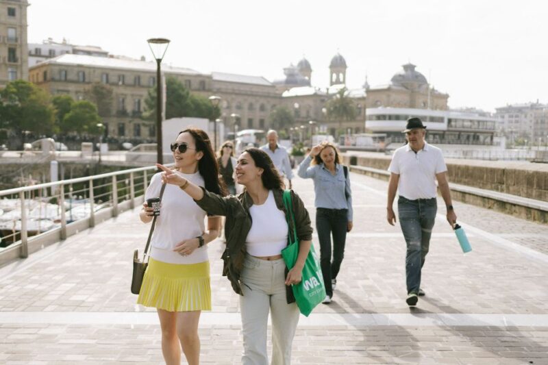 Basque Culture and Traditions Walking Tour of San Sebastian - Cruising La Concha Bay