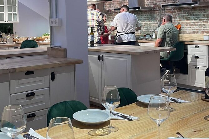 Basque Pintxos and Tapas Cooking Class in Bilbao - Class Structure