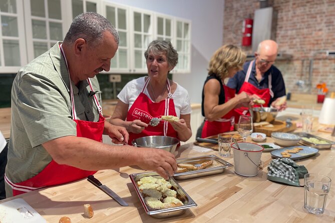 Basque Pintxos and Tapas Cooking Class in Bilbao - Reviews and Ratings