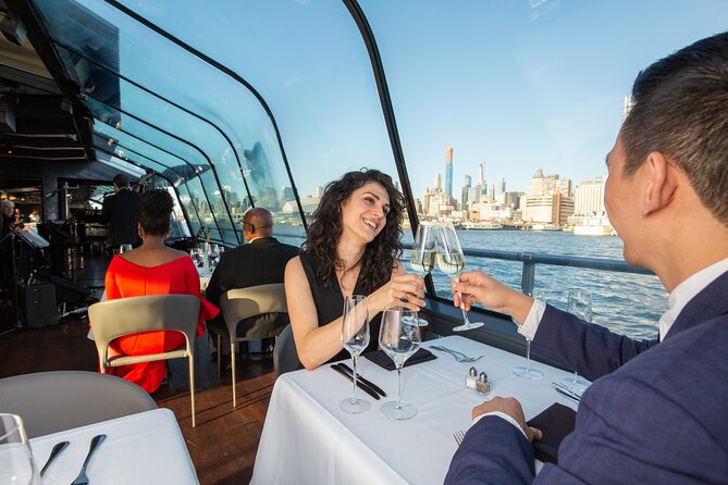 Bateaux New York Christmas Day Plated Brunch Cruise - Accessibility and Amenities