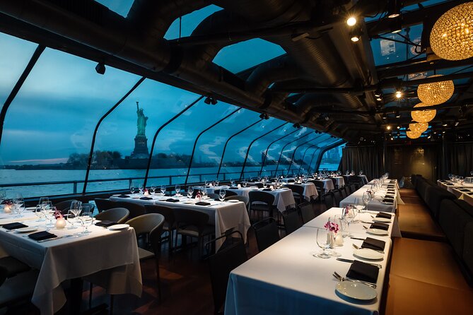 Bateaux New York Christmas Day Plated Dinner Cruise - Indulge in a Festive Meal
