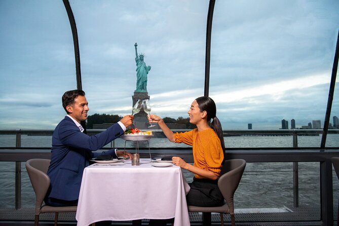 Bateaux New York Thanksgiving Plated Dinner Cruise - Indulgent Three-Course Holiday Menu