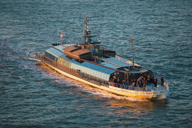 Bateaux New York Thanksgiving Plated Dinner Cruise - Stunning Skyline Views