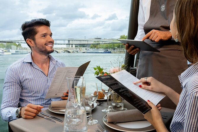 Bateaux Parisiens Seine River Gourmet Lunch & Sightseeing Cruise - Meeting Point and Pickup