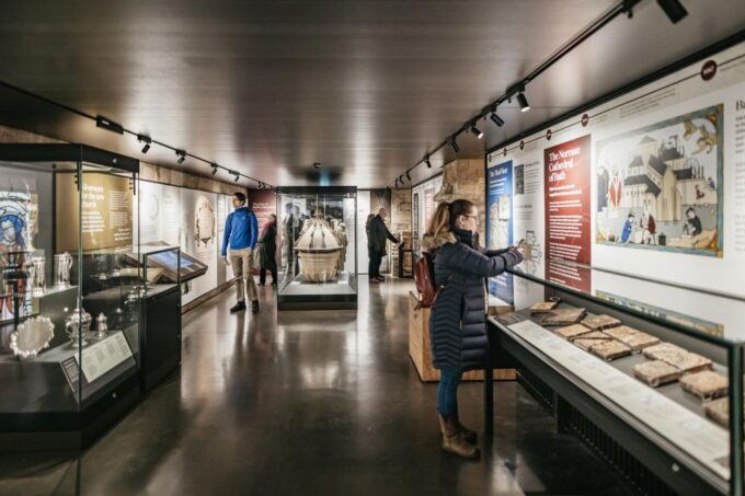 Bath: Bath Abbey and Discovery Centre Entry - Accessibility and Restrictions