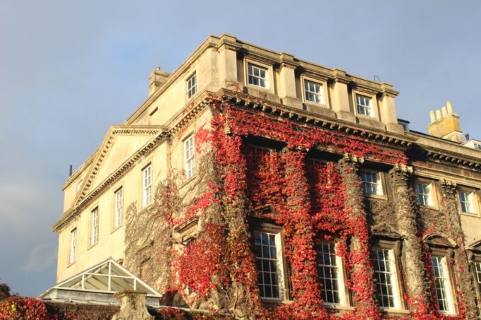 Bath: Bridgerton Filming Locations Walking Tour With Music - Discovering the Featherington House