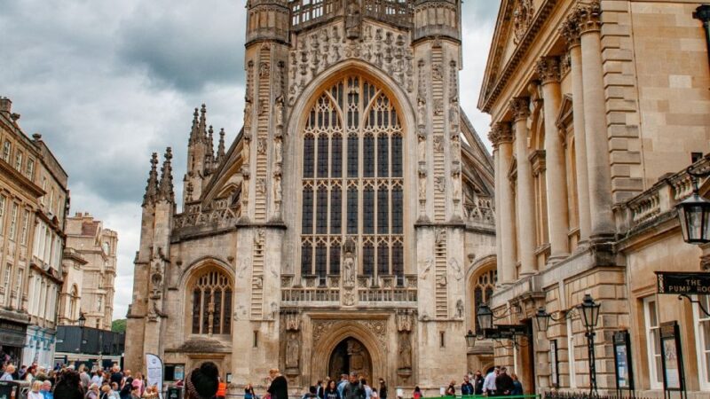 Bath: Self Guided City Walk and Interactive Treasure Hunt - Self-Guided Through the App