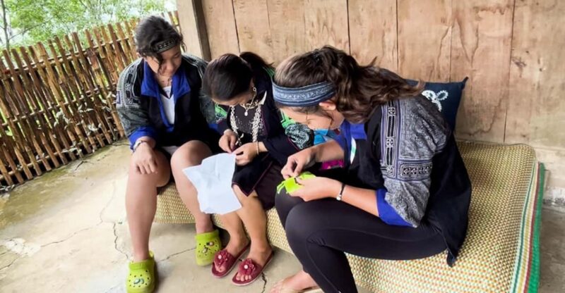 Batik, Indigo Dyeing and Embroidery Day Tour - Lunch