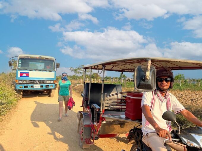 Battambang Sightseeing Tour and Homestay in the Countryside - Visiting Osrolao Village