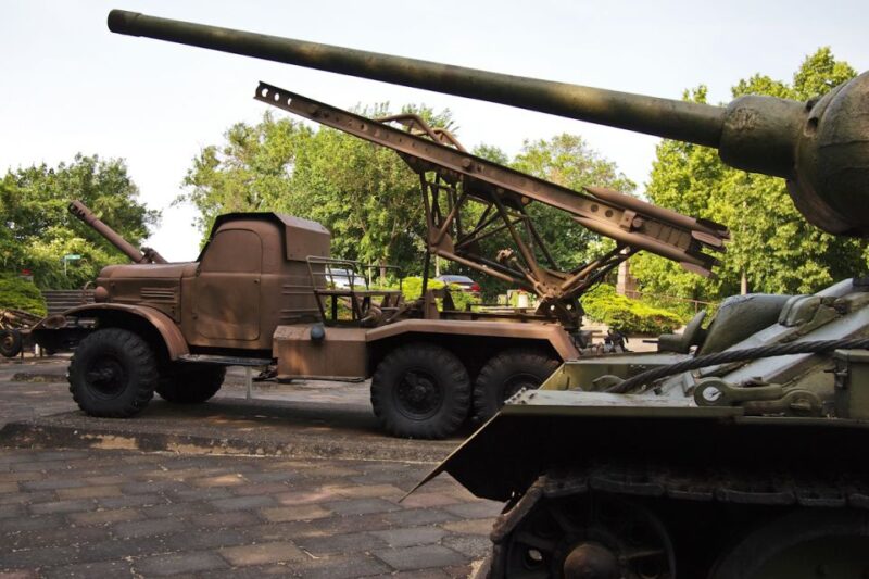 Battle of Berlin: Full Day Private Historic Black Van Tour - Historical Significance