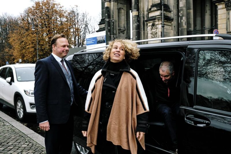 Battle of Berlin: Full Day Private Historic Black Van Tour - Guided Experience Highlights