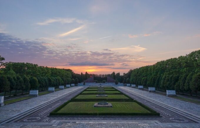 Battle of Berlin: Full Day Private Historic Black Van Tour - Frequently Asked Questions
