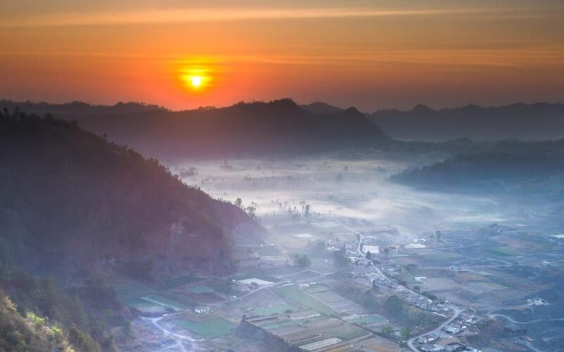Batur Volcano Sunrise Trekking All-Inclusive - Key Points