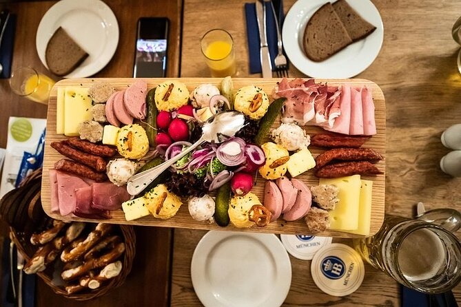Bavarian Beer and Food Evening Tour in Munich - Visiting Local Beer Halls and Gardens