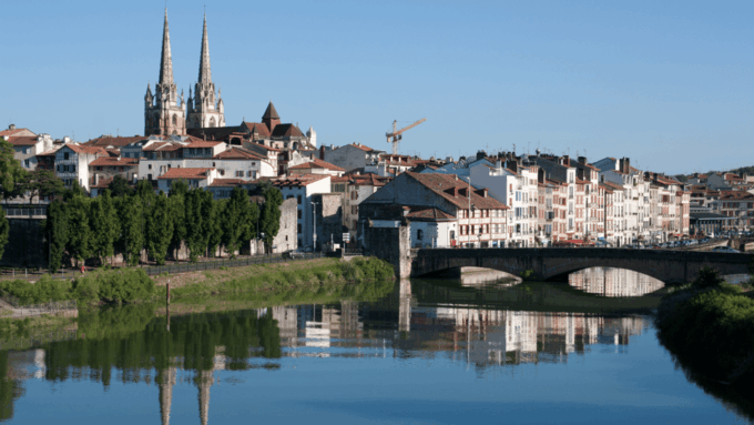 Bayonne Gourmet Food Walking Tour : Taste the Basque Country - Indulging in Basque Charcuterie and Cheese