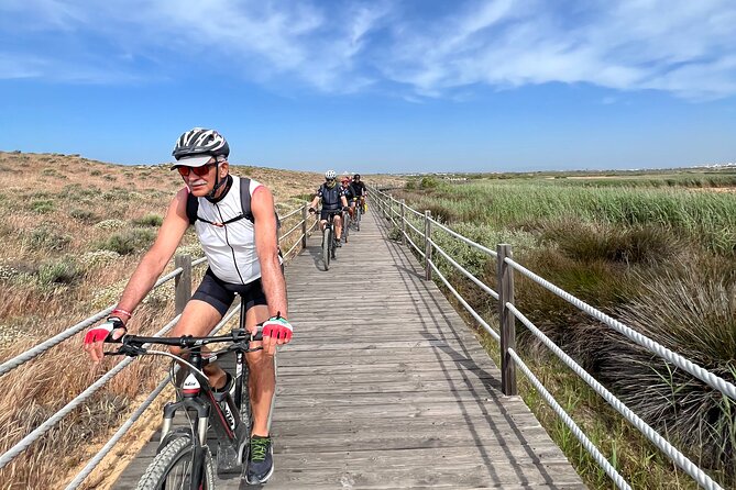Beach and Cliffs MTB Tour - Meeting and Pickup