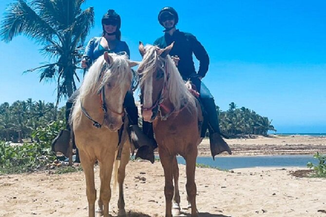 Beach and Mountain Overnight Horseback Riding Combo in El Seibo - Exploring the Beach