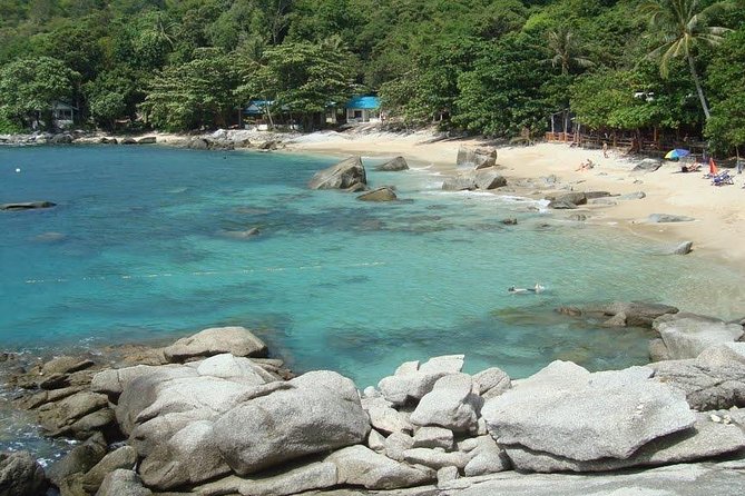 Beach Dive at the Great House Reef - What to Expect During the Dive