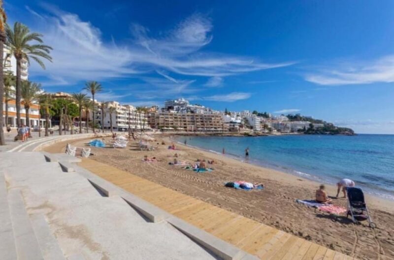 Beach HOPPING Ibiza ( Town ) - Figueretas - Playa D Bossa - Ticket Options