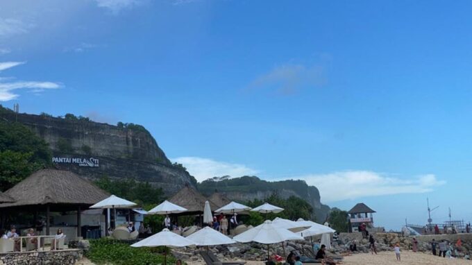 Beachtrip Padang-Padang,Melasti & Kecak Dance - Surfing, Snorkeling, and Scuba Diving