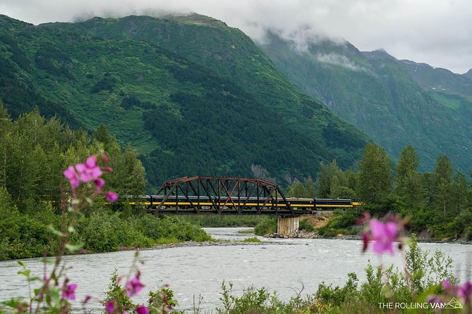 Bears, Trains & Icebergs Tour - Transportation and Location