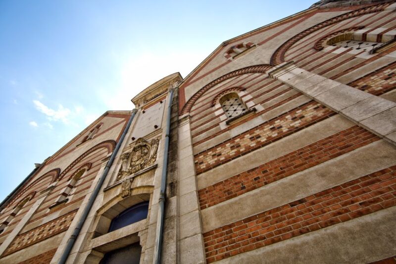 Beaune: Maison Champy Guided Cellar Tour With Wine Tasting - Guided Tour Experience