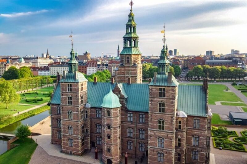 Beautiful Copenhagen – Walking Tour for Couples - Meeting Point