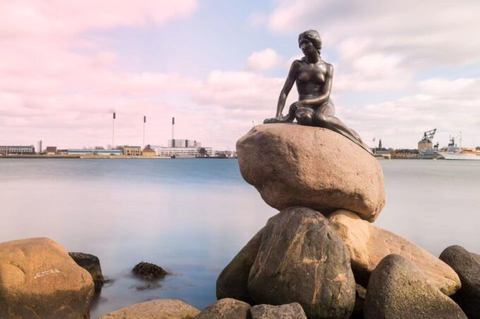 Beautiful Copenhagen – Walking Tour for Couples - Capturing Memories