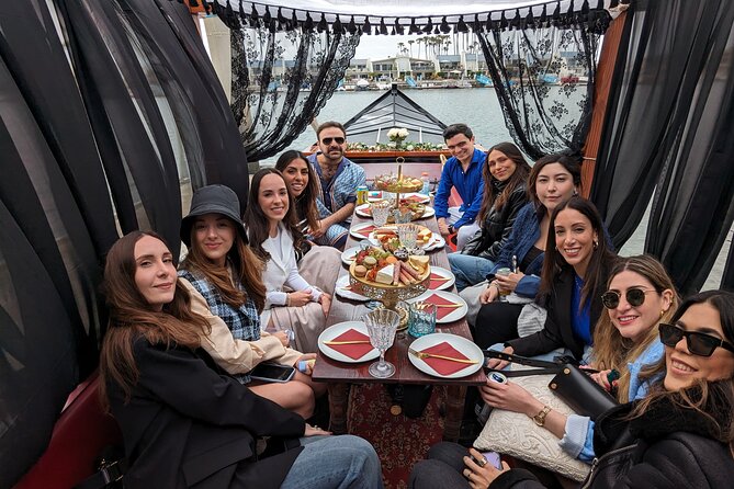 Beautiful Luxury Picnic on a Docked Gondola Boat in Coronado - Dining Options